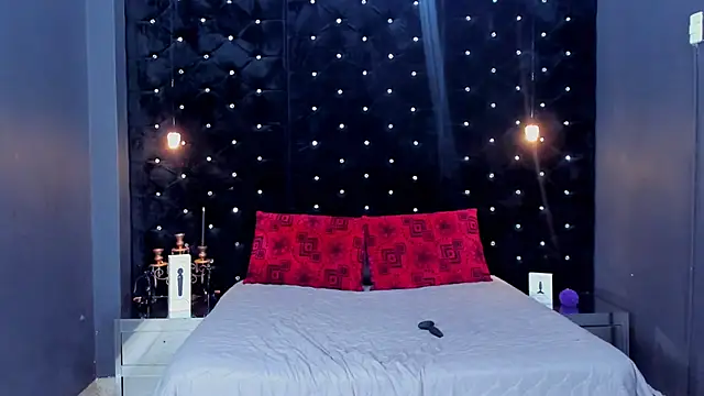 MiaWolton online show from 02-10-26, 08:08