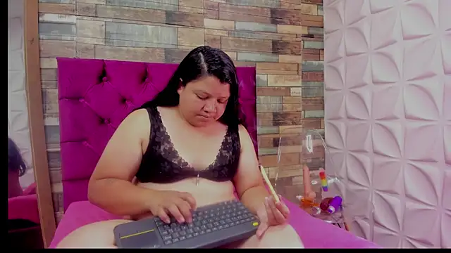 Snapshot of Carolina-Lenon chatting on 02-09-26, 07:34 Carolina-Lenon online show from 02-09-26, 07:34