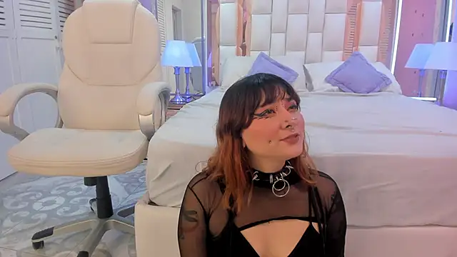 Goldentemptation  online show from 06-04-26, 07:29