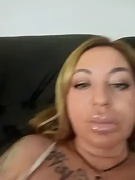 MiaMooly online show from 12-04-25, 05:45