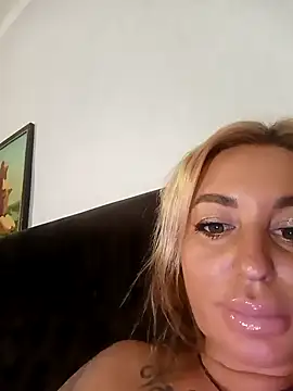 MiaMooly online show from 09-28-25, 12:45