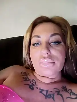 Snapshot of MiaMooly chatting on 02-08-26, 07:11 MiaMooly online show from 02-08-26, 07:11