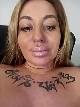 MiaMooly online show from 01-11-26, 04:47