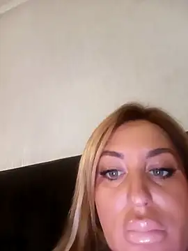 MiaMooly online show from 12-14-25, 03:50