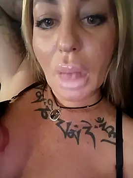 MiaMooly online show from 11-06-25, 04:55