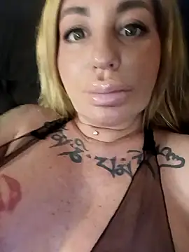 MiaMooly online show from 04-18-26, 07:07