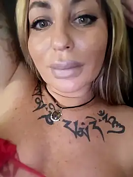 MiaMooly online show from 11-13-25, 04:33