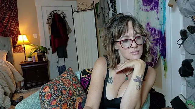 BrookiesLife online show from 06-16-26, 04:51