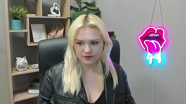 SweetLilyxo online show from 04-07-26, 06:26