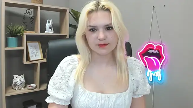 SweetLilyxo online show from 05-27-26, 06:32