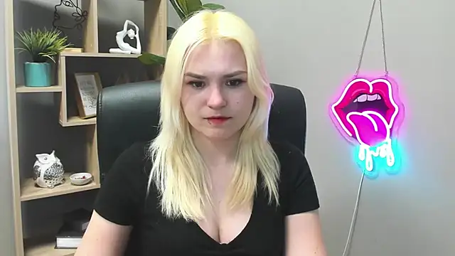 SweetLilyxo online show from 04-27-26, 01:20