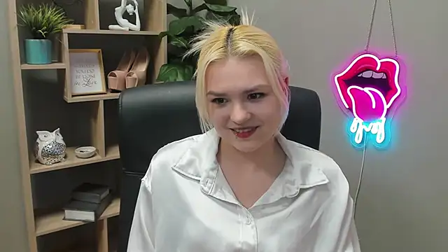 SweetLilyxo online show from 04-03-26, 06:31