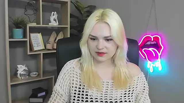 SweetLilyxo online show from 05-03-26, 06:29