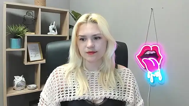 SweetLilyxo online show from 05-22-26, 06:33