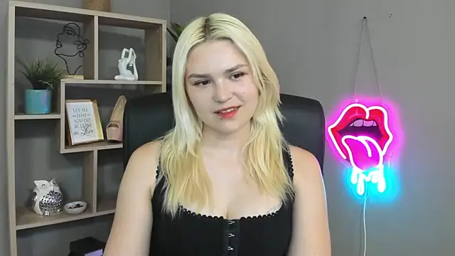 SweetLilyxo online show from 05-24-26, 01:33