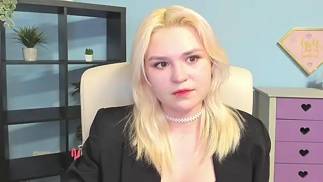 Snapshot of SweetLilyxo chatting on 02-14-26, 02:50 SweetLilyxo online show from 02-14-26, 02:50