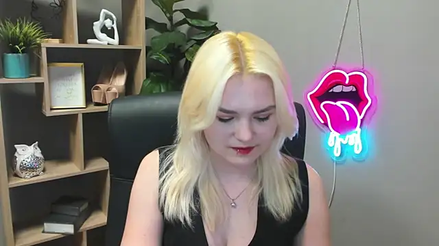 SweetLilyxo online show from 03-24-26, 07:30