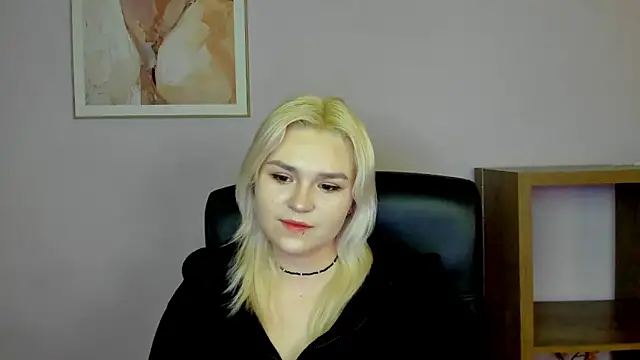 Snapshot of SweetLilyxo chatting on 02-11-26, 02:39 SweetLilyxo online show from 02-11-26, 02:39