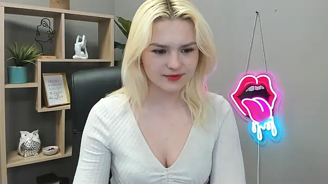 SweetLilyxo online show from 05-29-26, 06:41