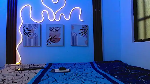 Snapshot of miss_caty chatting on 02-25-26, 09:03 miss caty online show from 02-25-26, 09:03