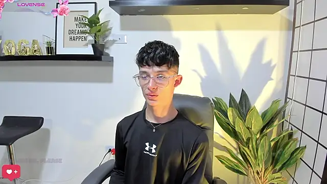 Patrick Howland  online show from 04-02-26, 01:35