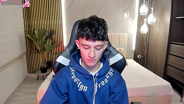 Snapshot of Patrick_Howland_ chatting on 02-09-26, 03:26 Patrick Howland online show from 02-09-26, 03:26