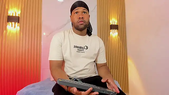 Jeus Stanley online show from 04-19-26, 03:40