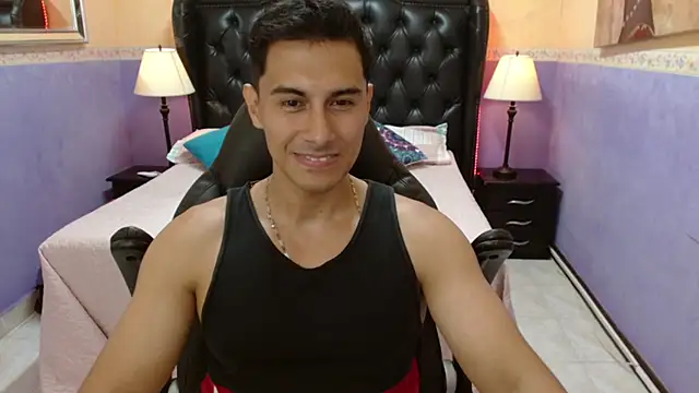 Snapshot of Mike_Conors chatting on 02-11-26, 01:49 Mike Conors online show from 02-11-26, 01:49