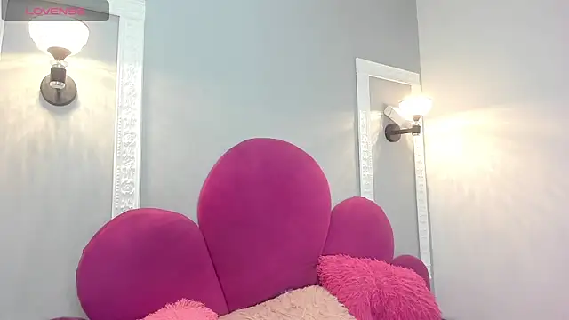 Raven love online show from 05-25-26, 06:06