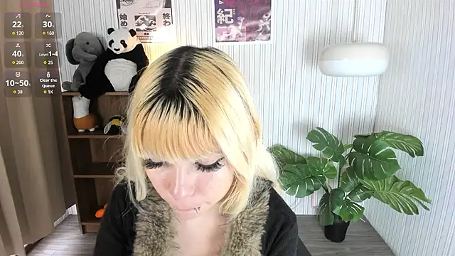 Snapshot of Laukyubey1 chatting on 02-17-26, 08:28 Laukyubey1 online show from 02-17-26, 08:28