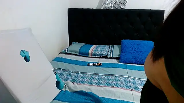 suzy paz online show from 04-11-26, 11:41