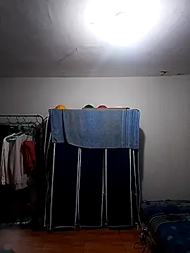 Snapshot of thom_1 chatting on 06-30-26, 10:37 thom 1 online show from 06-30-26, 10:37