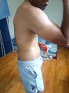 Snapshot of thom_1 chatting on 02-10-26, 07:02 thom 1 online show from 02-10-26, 07:02