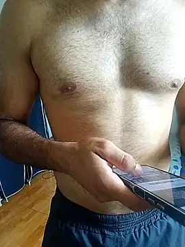 Snapshot of thom_1 chatting on 02-16-26, 06:39 thom 1 online show from 02-16-26, 06:39