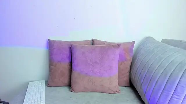 PamelaQueen  online show from 04-08-26, 05:47