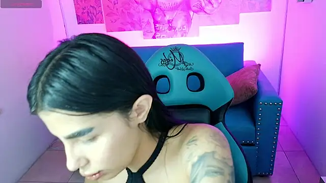 Snapshot of Abby_Rouse_m chatting on 04-18-26, 02:36 Abby Rouse m online show from 04-18-26, 02:36