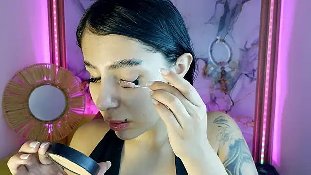 Snapshot of Abby_Rouse_m chatting on 05-31-26, 01:33 Abby Rouse m online show from 05-31-26, 01:33