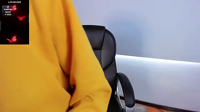 MoonRose   online show from 03-31-26, 08:00