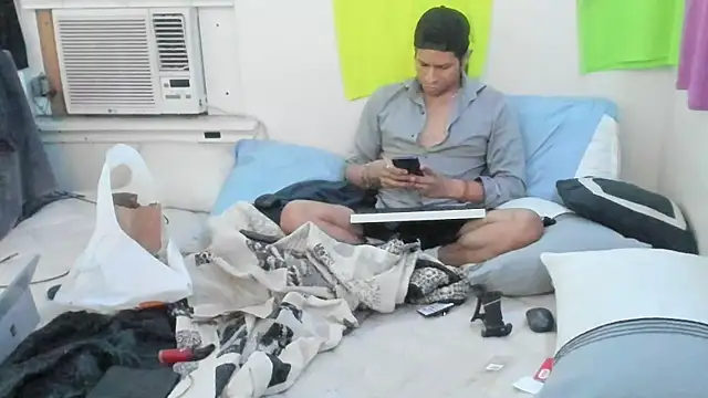 Snapshot of JokerAndyKenwood chatting on 03-01-26, 01:16 JokerAndyKenwood online show from 03-01-26, 01:16