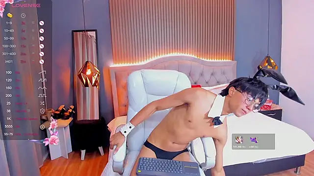 Noa 03 online show from 04-14-26, 01:27