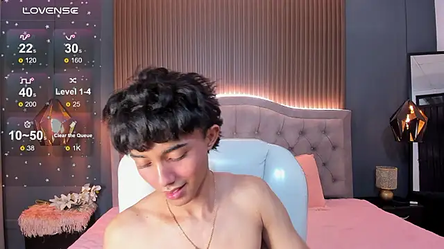 Snapshot of Noa_03 chatting on 02-10-26, 01:54 Noa 03 online show from 02-10-26, 01:54