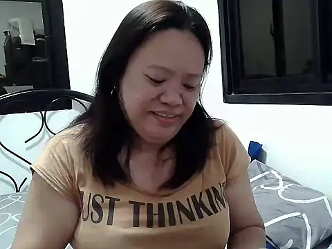 yummychubby29 online show from 05-05-26, 12:41
