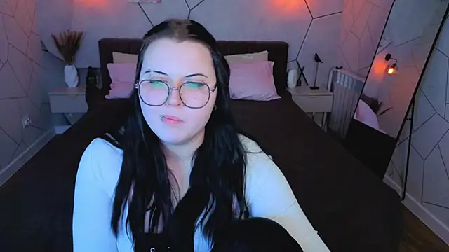 Kira G0ld online show from 05-27-26, 09:16