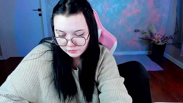 Kira G0ld online show from 04-13-26, 09:24