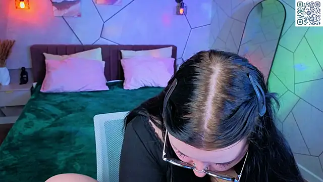 Kira G0ld online show from 05-16-26, 09:08