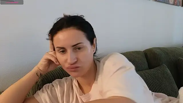 Snapshot of ViolettBaby chatting on 02-08-26, 06:16 ViolettBaby online show from 02-08-26, 06:16