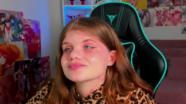 ChloeHalses online show from 05-20-26, 05:10