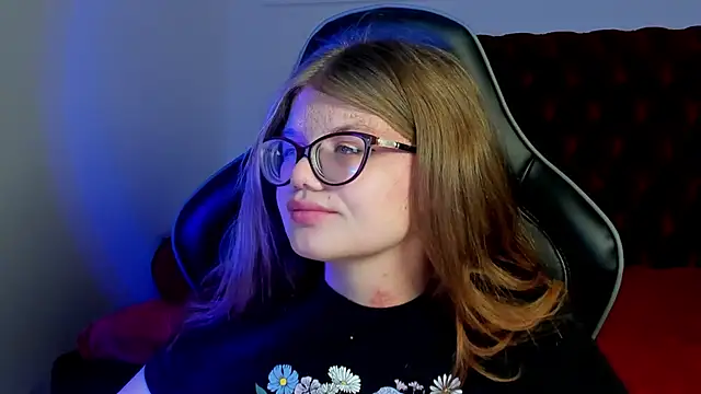 ChloeHalses online show from 03-29-26, 05:03