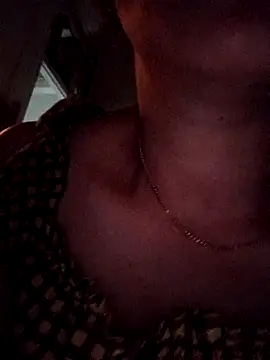 Snapshot of Anna-222 chatting on 02-27-26, 11:37 Anna-222 online show from 02-27-26, 11:37