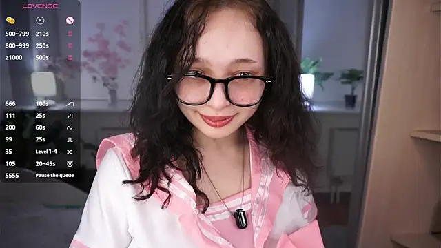 HannaHayles online show from 04-15-26, 05:17